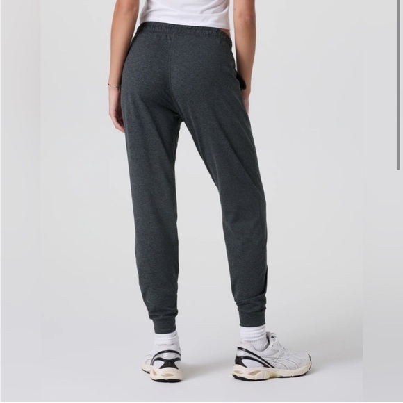 Vuori Performance Jogger Sweatpants Charcoal Heather Size Medium - Picture 2 of 11